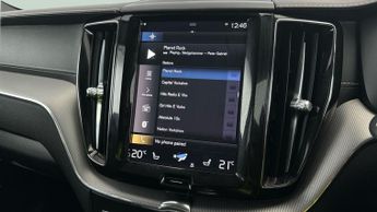 Volvo XC60 2.0h T8 Twin Engine 10.4kWh R-Design Pro Plug-in AWD (407 ps) - 