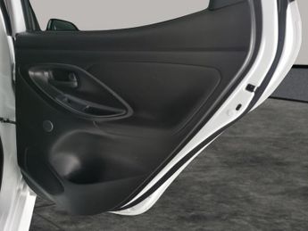 Toyota Yaris 1.5 VVT-h Design E-CVT (116 ps) - BLUETOOTH - DRIVING MODES - DI