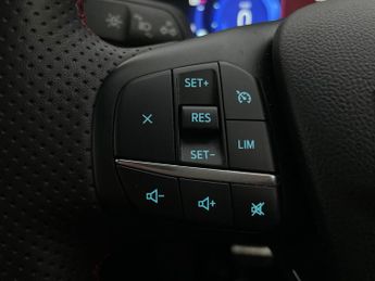 Ford Kuga 2.5 EcoBoost Duratec 14.4kWh ST-Line Plug-in CVT (225 ps) - REVE