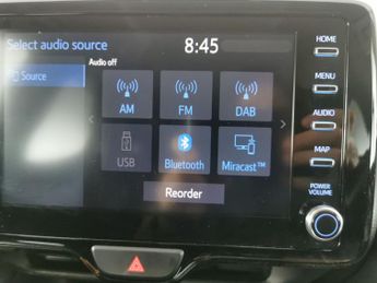 Toyota Yaris 1.5 VVT-h Design E-CVT (116 ps) - BLUETOOTH - DRIVING MODES - DI