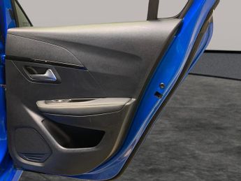 Peugeot E-208 50kWh GT (136 ps) - LED - REVERSE CAM - NAV