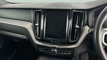 Volvo XC60 2.0h T8 Twin Engine 10.4kWh R-Design Pro Plug-in AWD (407 ps) - 
