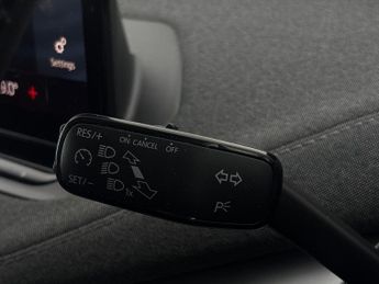 Skoda Enyaq 62kWh 60 (DC120kW) (179 ps) - NAV - WIFI - LANE DEPARTURE