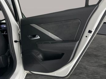 Vauxhall Astra 1.6 12.4kWh GSe Plug-in (225 ps) - KEYLESS ENTRY - 360 CAM - LED