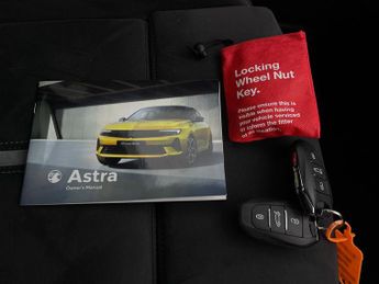 Vauxhall Astra 1.6 12.4kWh GSe Plug-in (225 ps) - KEYLESS ENTRY - 360 CAM - LED