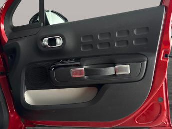 Citroen C3 1.2 PureTech PLUS EAT6 (110 ps) - CRUISE - DIGITAL CLIMATE CONTR