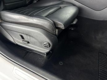 Mercedes-Benz EQC EQC 400 80kWh AMG Line 4MATIC (408 ps) - HEATED LEATHER - COMFOR