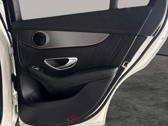 Mercedes-Benz EQC EQC 400 80kWh AMG Line 4MATIC (408 ps) - HEATED LEATHER - COMFOR