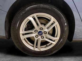 Ford Focus 1.5 EcoBlue Zetec (120 ps) - BLUETOOTH - CRUISE - PADDLE SHIFT