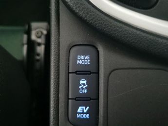 Toyota Yaris 1.5 VVT-h Design E-CVT (116 ps) - BLUETOOTH - DRIVING MODES - DI