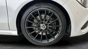 Mercedes-Benz CLA 2.1 CLA220d AMG Line Night Edition (Plus) Coupe 7G-DCT (170 ps) 