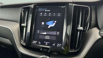 Volvo XC60 2.0h T8 Twin Engine 10.4kWh R-Design Pro Plug-in AWD (407 ps) - 