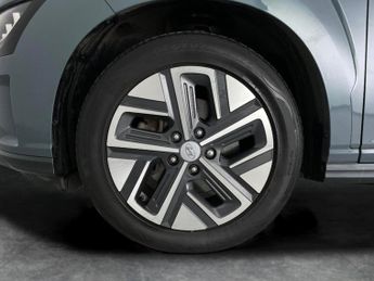 Hyundai Kona 64kWh Ultimate (10.5kW Charger) (204 ps) - ACTIVE LANE ASSIST