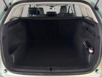 Skoda Enyaq 62kWh 60 (DC120kW) (179 ps) - NAV - WIFI - LANE DEPARTURE