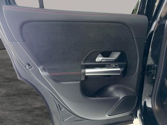 Mercedes-Benz EQA EQA 250 66.5kWh AMG Line (190 ps) - ADAPTIVE LIGHTS - HEATED LEA