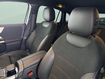 Mercedes-Benz EQA EQA 250 66.5kWh AMG Line (190 ps) - ADAPTIVE LIGHTS - HEATED LEA