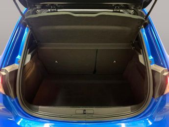 Peugeot E-208 50kWh GT (136 ps) - LED - REVERSE CAM - NAV