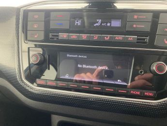 Volkswagen E-up! 36.8kWh e-up! (82 ps) - BLUETOOTH - CLIMATE CONTROL - DAB