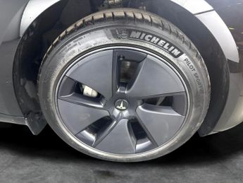 Tesla Model 3 Saloon RWD (241 bhp) - PARK ASSIST - LED - REVERSE CAM