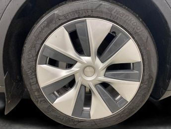 Tesla Model Y (Dual Motor) Long Range 4WDE (384 bhp) - HEATED STEERING