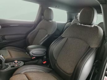 Mini Electric Hatch Cooper SE 32.6kWh Level 2 (184 ps) - CARPLAY - LED - REVERSE CAM