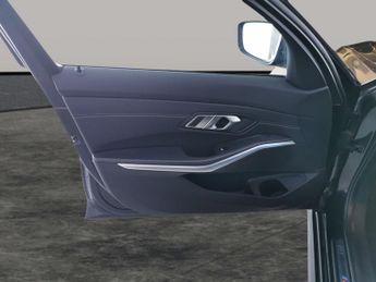 BMW 3 Series 2.0 330e 12kWh M Sport Touring Plug-in (292 ps) - REVERSE CAM - 