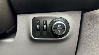 Vauxhall Corsa 1.4i ecoTEC SE Nav (90 ps) - CRUISE - PARK SENSORS - DAB