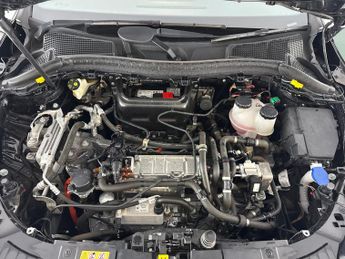 Mercedes-Benz EQA EQA 250 66.5kWh AMG Line (190 ps) - ADAPTIVE LIGHTS - HEATED LEA