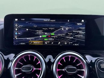 Mercedes-Benz EQA EQA 250 66.5kWh AMG Line (190 ps) - ADAPTIVE LIGHTS - HEATED LEA