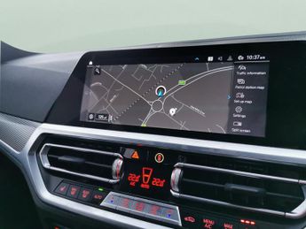 BMW 3 Series 2.0 330e 12kWh M Sport Touring Plug-in (292 ps) - REVERSE CAM