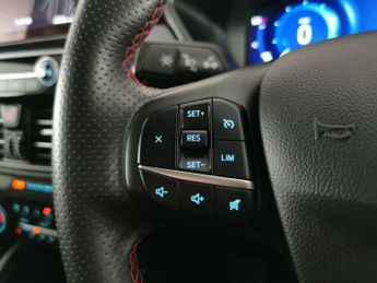 Ford Kuga 2.5 EcoBoost Duratec 14.4kWh ST-Line X Plug-in CVT (225 ps) - NA