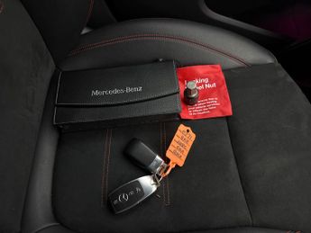 Mercedes-Benz EQA EQA 250 66.5kWh AMG Line (190 ps) - ADAPTIVE LIGHTS - HEATED LEA