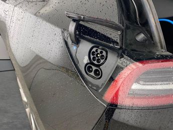 Tesla Model Y (Dual Motor) Long Range 4WDE (384 bhp) - HEATED STEERING - WIFI