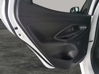 Toyota Yaris 1.5 VVT-h Design E-CVT (116 ps) - BLUETOOTH - DRIVING MODES - DI