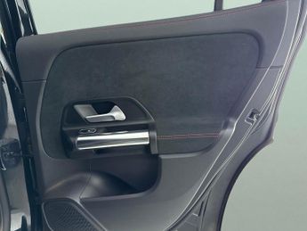 Mercedes-Benz EQA EQA 250 66.5kWh AMG Line (190 ps) - ADAPTIVE LIGHTS - HEATED LEA