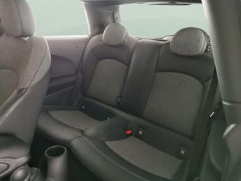 Mini Electric Hatch Cooper SE 32.6kWh Level 2 (184 ps) - CARPLAY - LED - REVERSE CAM