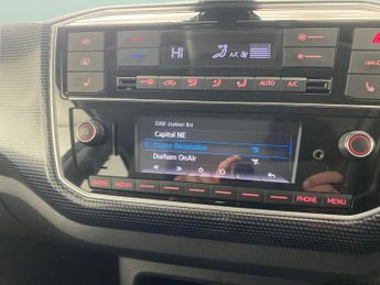 Volkswagen E-up! 36.8kWh e-up! (82 ps) - BLUETOOTH - CLIMATE CONTROL - DAB