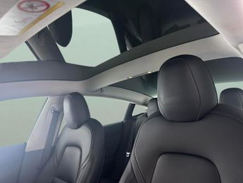 Tesla Model 3 Saloon RWD (241 bhp) - PARK ASSIST - LED - REVERSE CAM