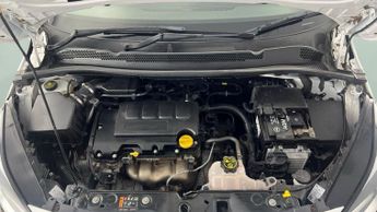 Vauxhall Corsa 1.4i ecoTEC SE Nav (90 ps) - CRUISE - PARK SENSORS - DAB