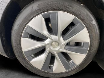 Tesla Model Y (Dual Motor) Long Range 4WDE (384 bhp) - HEATED STEERING