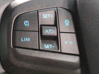 Ford Mustang Mach-e Standard Range 70kWh Automatic (269 ps) - KEYLESS ENTRY - LED - 