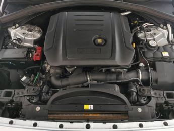 Jaguar F-PACE 2.0 D180 R-Sport AWD (180 ps) - WIFI - XENONS - BLUETOOTH