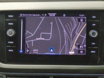 Volkswagen T-cross 1.0 TSI Active DSG (110 ps) - PARK SENSORS - AIR CON - DAB