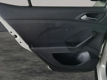 Volkswagen T-cross 1.0 TSI Active DSG (110 ps) - PARK SENSORS - AIR CON - DAB