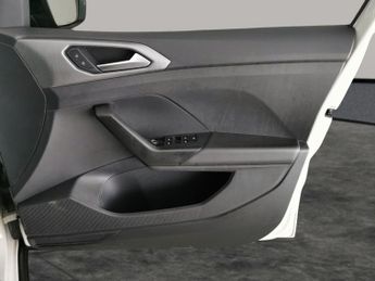 Volkswagen T-cross 1.0 TSI Active DSG (110 ps) - PARK SENSORS - AIR CON - DAB