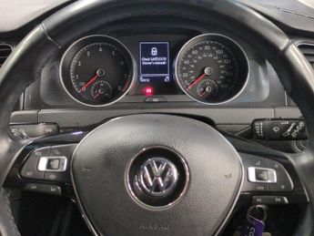 Volkswagen Golf 1.6 TDI SE Nav DSG (115 ps) - CAR-NET APP-CONNECT - PARK SENSORS