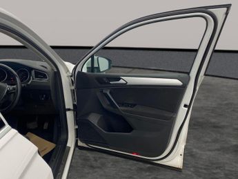 Volkswagen Tiguan 2.0 TDI Match DSG 4Motion (150 ps) - BLUETOOTH - PARK SENSORS