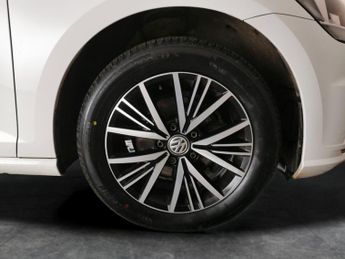 Volkswagen Golf 1.6 TDI SE Nav DSG (115 ps) - CAR-NET APP-CONNECT - PARK SENSORS