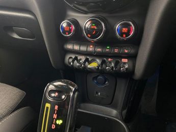 Mini Electric Hatch Cooper SE 32.6kWh Level 2 (184 ps) - LED - REVERSE CAM - NAV