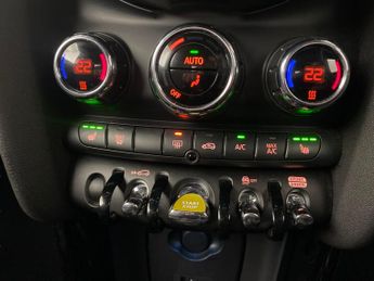 Mini Electric Hatch Cooper SE 32.6kWh Level 2 (184 ps) - LED - REVERSE CAM - NAV